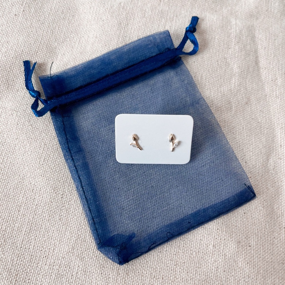 ✨HP✨ Gold Silver Tulip Rose Crystal Dainty Minimalist Stud Post Earrings - Picture 6 of 7